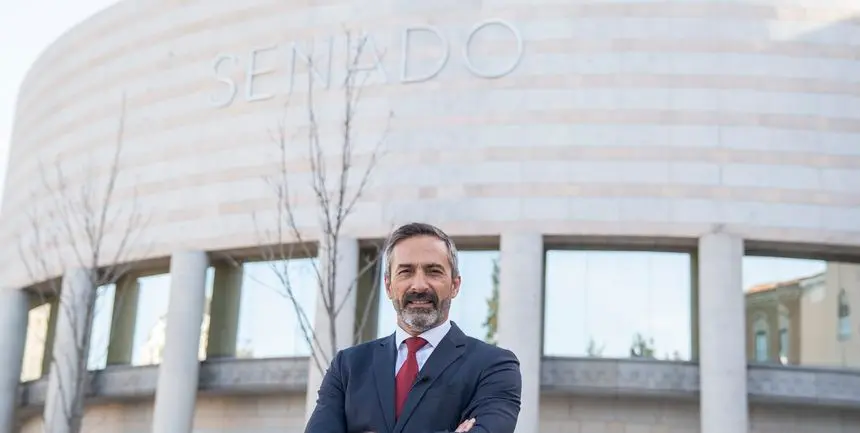 Pedro San Ginés en la entrada al Senado