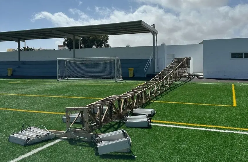 Imagen de la torreta después de caer en el césped