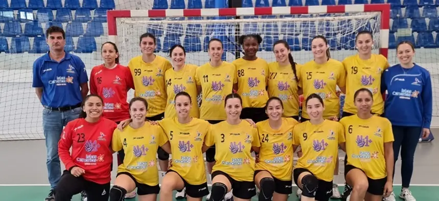 Jugadoras y cuerpo técnico del CB Puerto del Carmen.