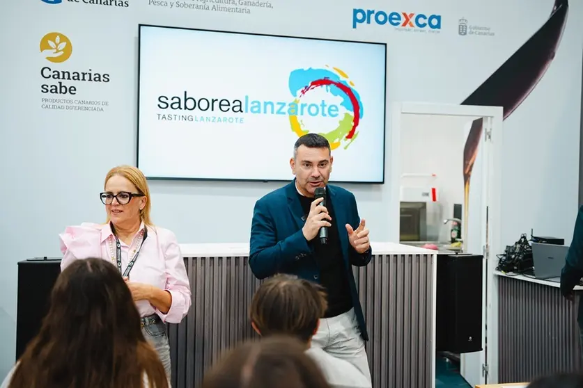Oswaldo Betancort junto a Nori Machín en el Salón Gourmets Madrid.