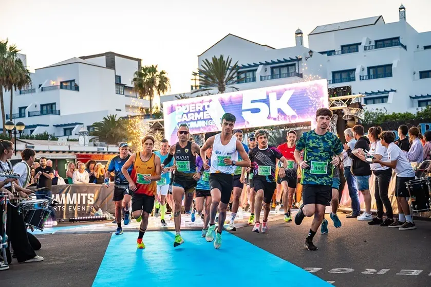 Salid de la Puerto del Carmen Music  Run Night 2025.