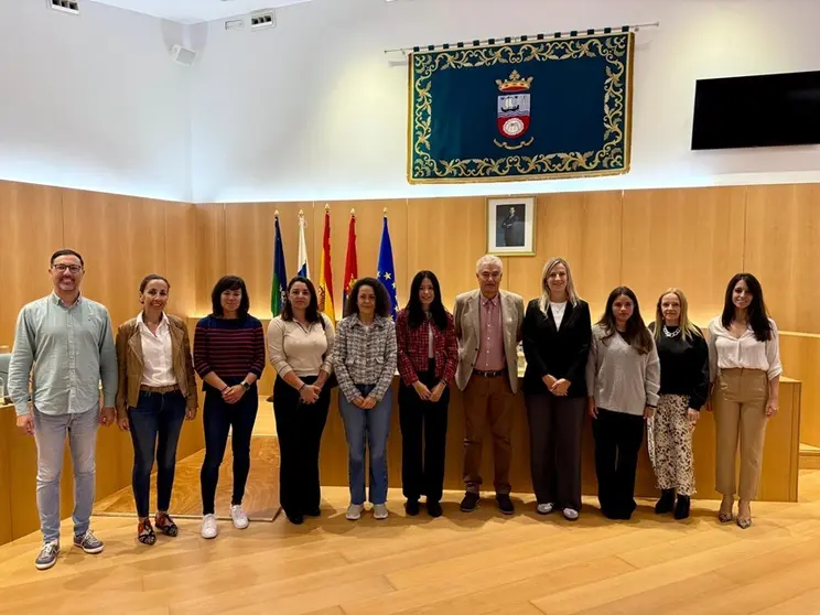 Nuevas trabajadoras ayuntamiento, auxiliares y administrativas.