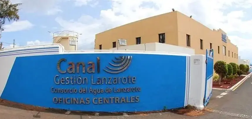 Imagen de la entrada a las oficinas centrales de Canal Gestión en Lanzarote.