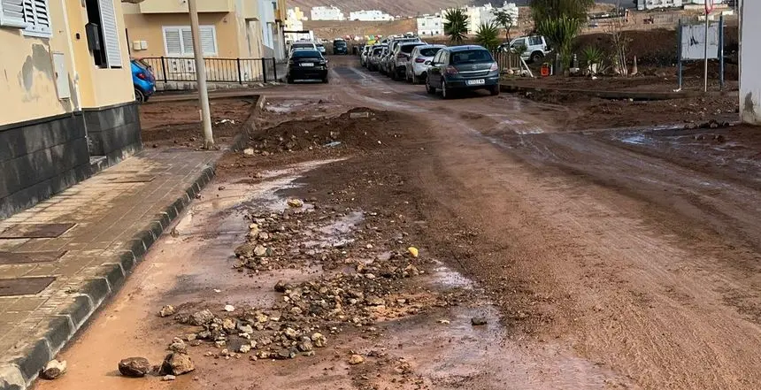 Carreteras que han desaparecido en varias zonas de la capital