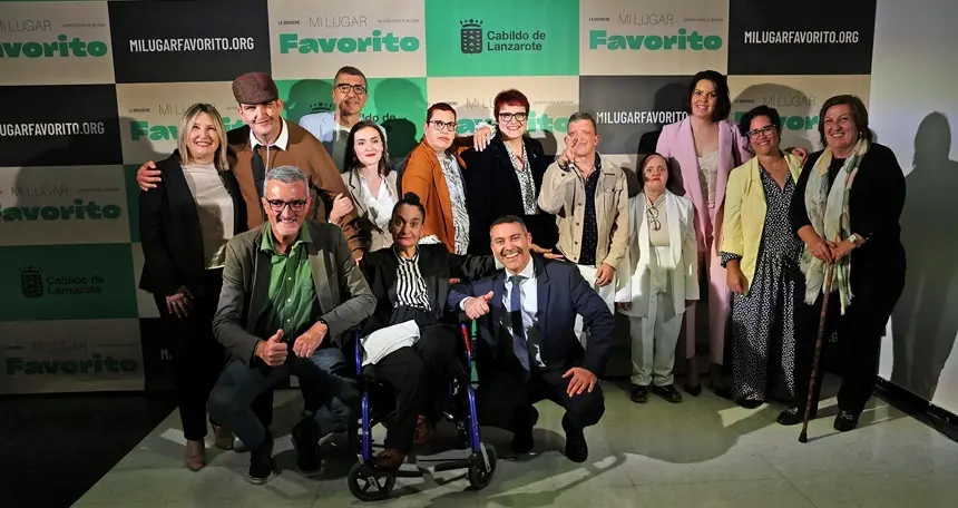 Protagonistas de la docuserie Mi Lugar Favorito junto a Oswaldo Betancort y Marci Acuña.