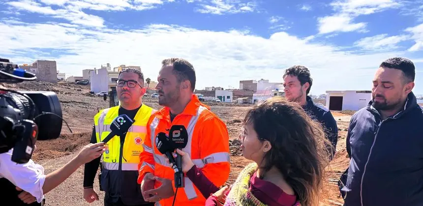 El alcalde de Arrecife junto al concejal de Seguridad y Emergencias