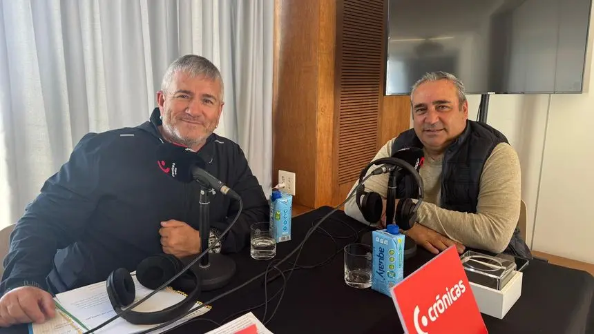 Chalo Frías y Ángel Vázquez en el programa especial llevado a cabo este lunes en el Islote de La  Fermina.