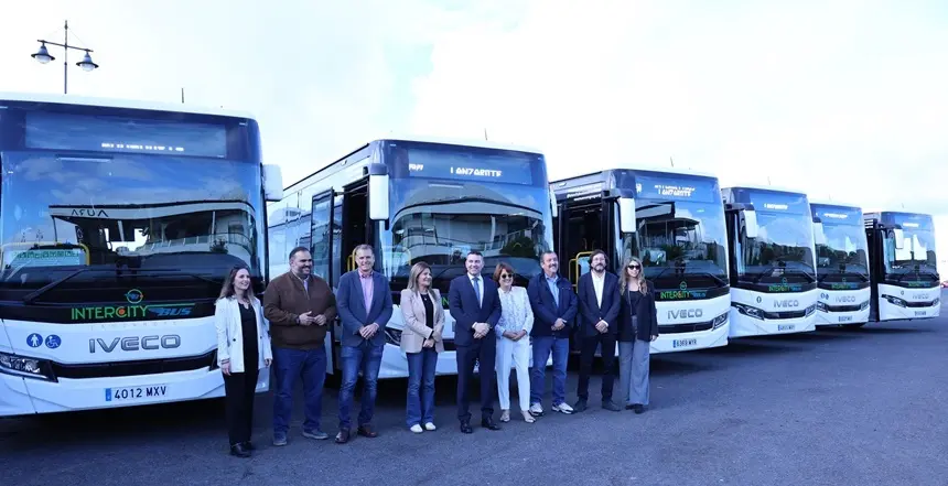 Presentación 13 nuevas guaguas.