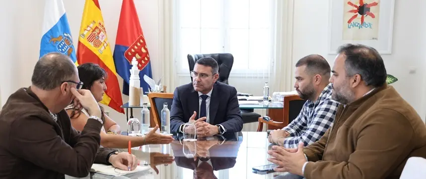 Reunión de Oswaldo Betancort con la viceconsejera de Transición Ecológica.
