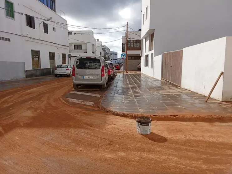 Barro en las calles de Arrecife tras las fuertes lluvias vividas el pasado 12 de abril.