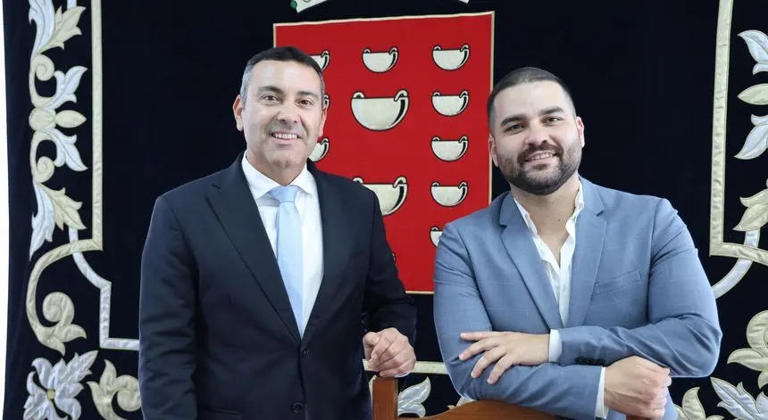 El presidente del Cabildo con el consejero de Política Territorial, ambos satisfechos después de los avances que están teniendo en las políticas del territorio.