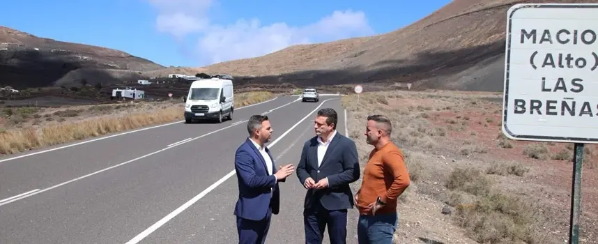 Jacobo Medina junto al alcalde y al concejal de Obras