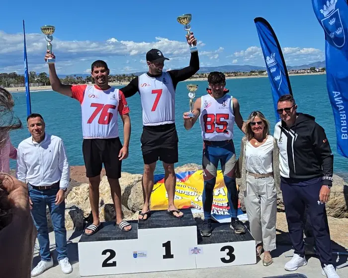 El piloto lanzaroteño satisfecho después de su meritorio segundo puesto.