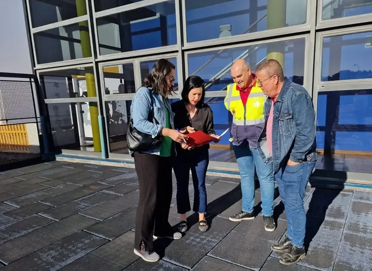 Abigail González en una de las obras de un centro infantil.