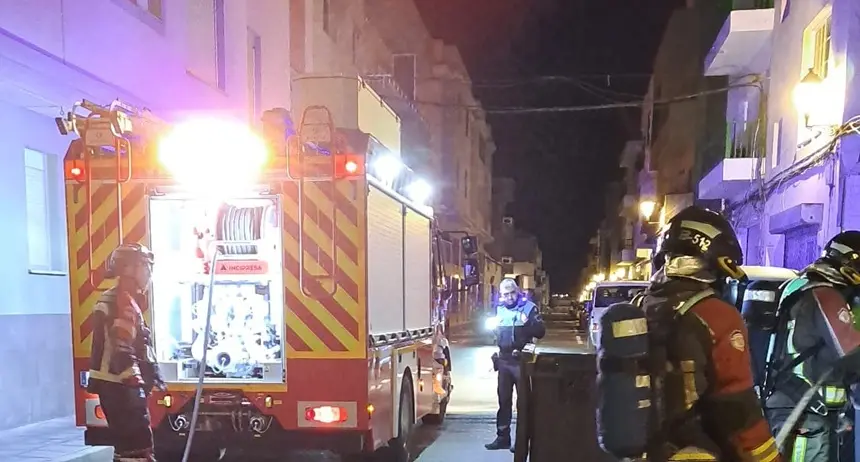 Bomberos en la calle León y Castillo.