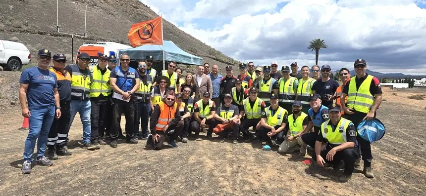 Grupo participante y representantes de Yaiza.