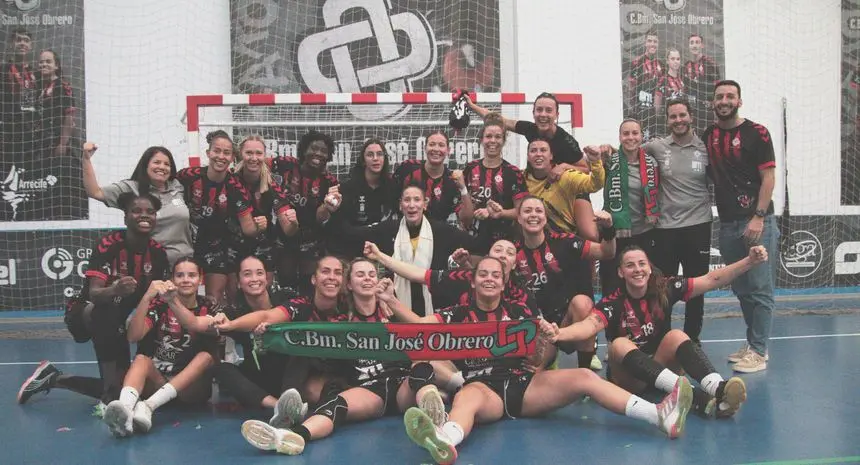 Imagen de las jugadoras celebrando el enorme éxito