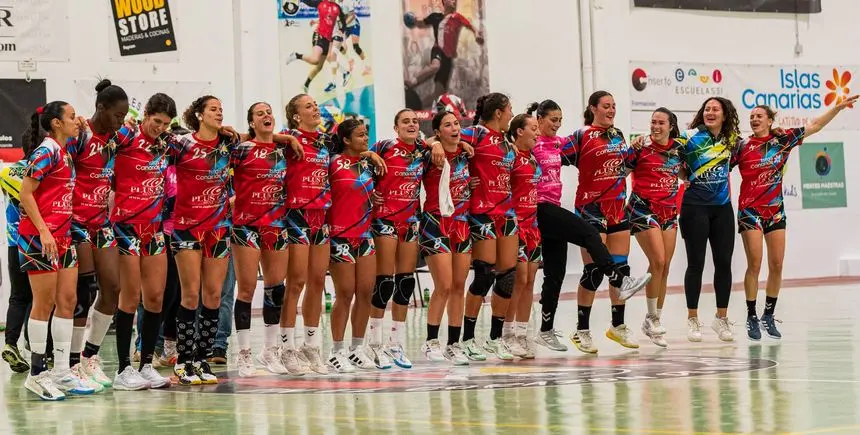 Las jugadoras celebrando el enorme éxito de una temporada irrepetible