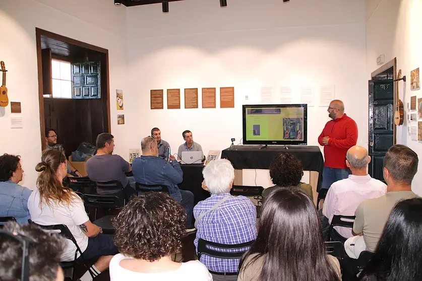 Presentación de la exposición ‘El timple, ecos de la identidad’.
