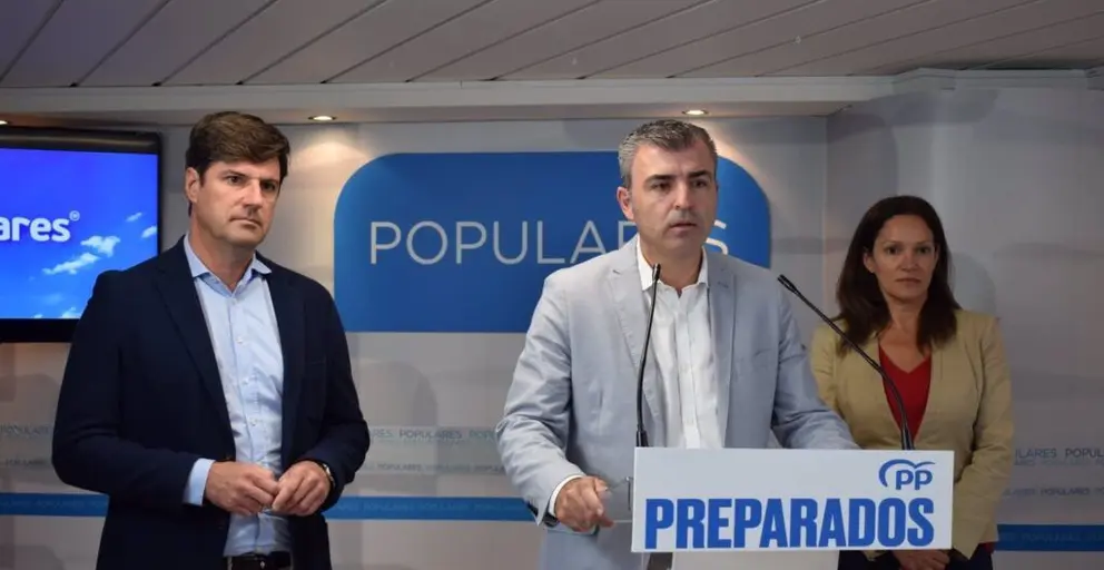 Imagen de archivo de una comparecencia del presidente del PP en Canarias, Manuel Domínguez
