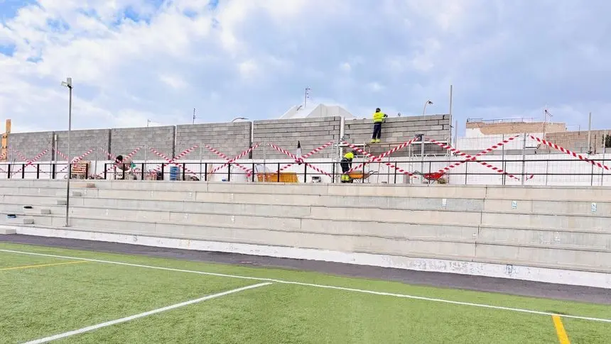 Imagen del inicio de las obras en el concurrido terreno de juego de Arrecife