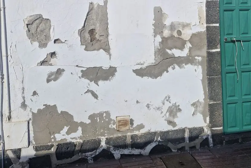 Imagen de cómo está la pared del Parador.