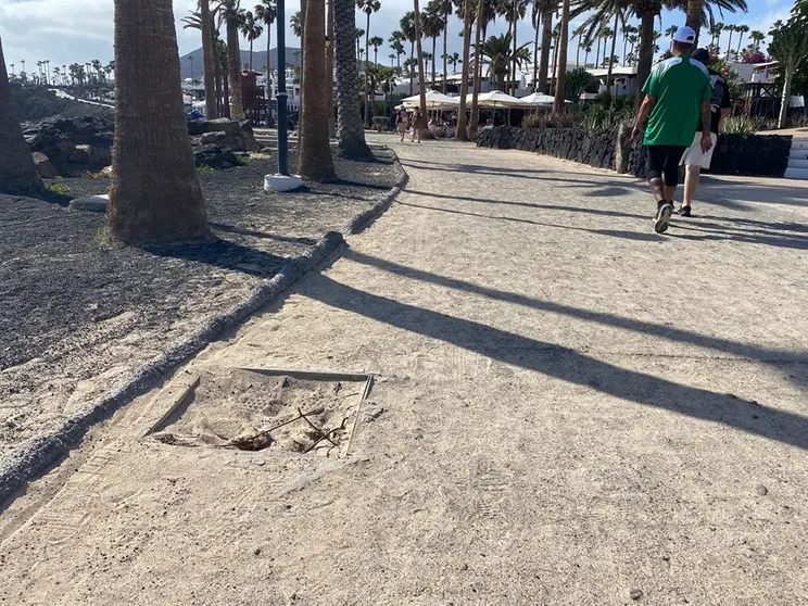 avenida marítima de Playa Blanca a la altura de Playa Flamingo