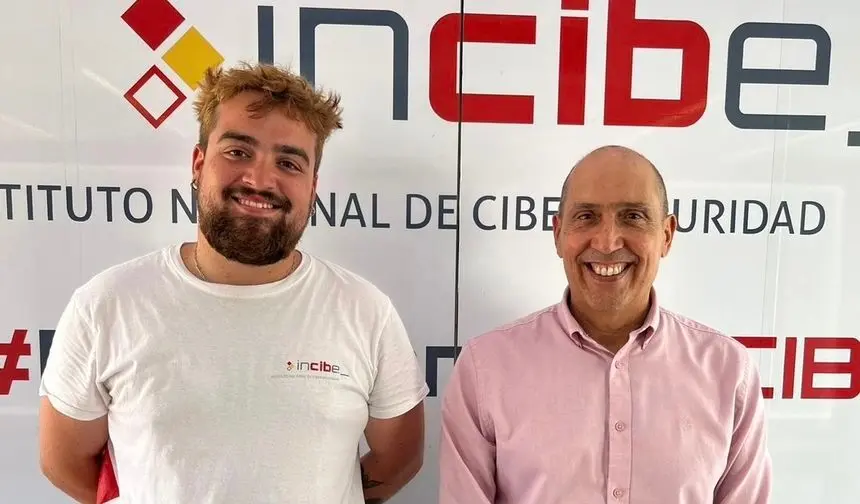 El director insular con el personal de Incibe