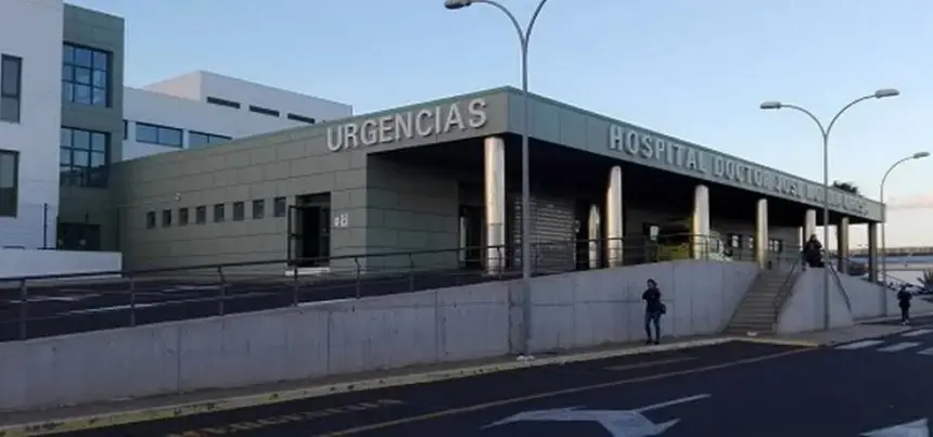 Entrada al servicio de Urgencias del hospital Molina Orosa.