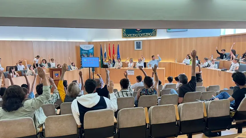 El colegio La Asomada-Mácher en el pleno escolar del Ayuntamiento de Tías.