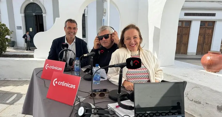 Programa especial de Crónicas Radio en Haría con el alcalde, Alfredo Villalba.