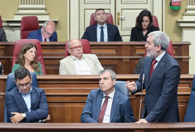 Fernando Clavijo durante su intervención en el Parlamento.