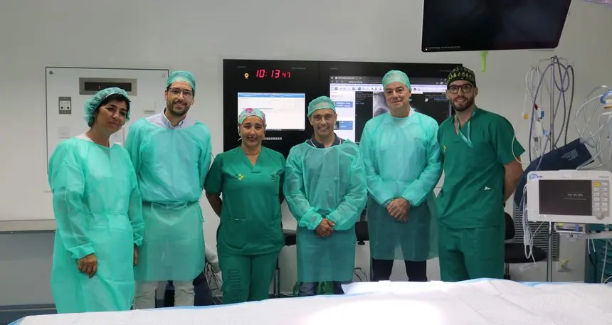Imagen del nuevo quirófano durante la visita que realizaron los responsables de la sanidad pública de la Isla