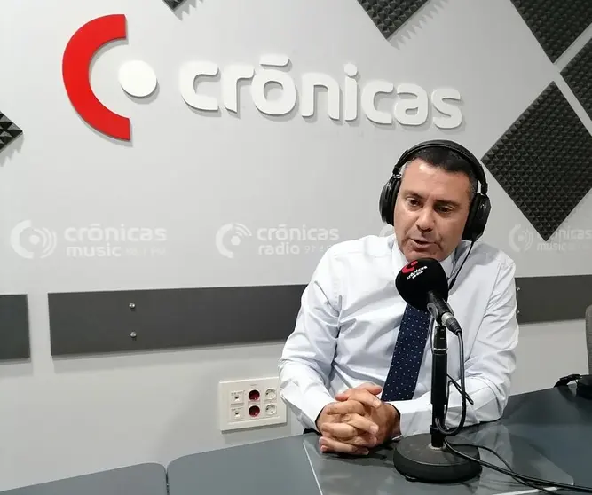 Oswaldo Betancort esta semana en el estudio de Crónicas Radio durante su intervención en el programa A Buena Hora.