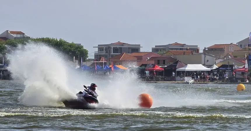 Daniel Hernández en plena acción en las aguas portuguesas.