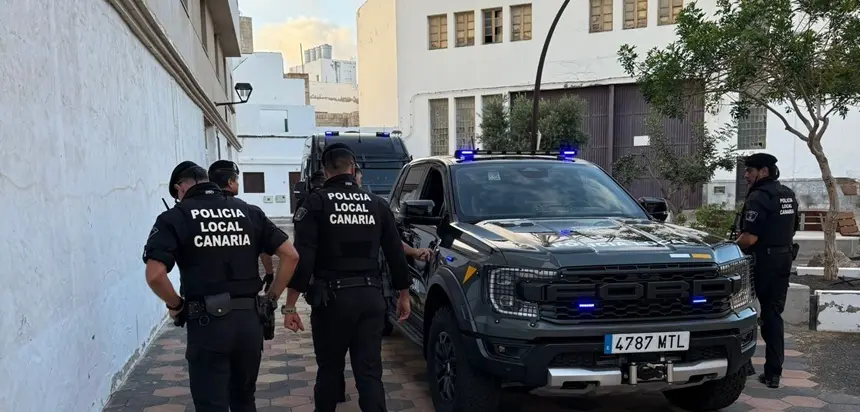 Despliegue este fin de semana de la Policía Local de Arrecife en zonas sensibles de la capìtal para frenar la venta y consumo de drogas en espacios públicos. 