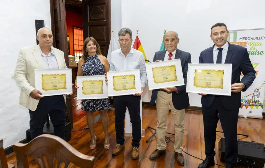 La actual alcaldesa de Teguise junto a José Dimas Martín, Juan Pedro Hernández, Dimas Martín y Oswaldo Betancort