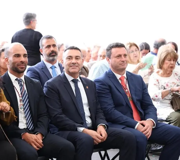 Óscar Noda junto a Oswaldo Betancort y Daniel Medina.