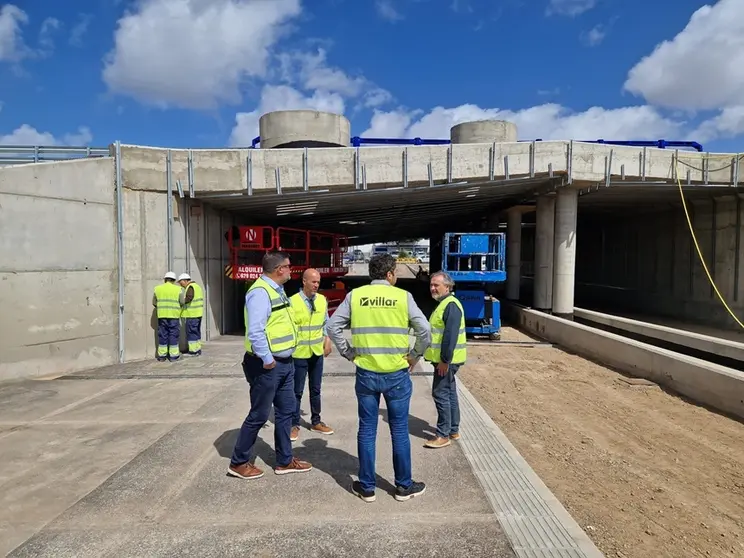 Isidro Pérez en las obras del paso inferior Playa Honda.