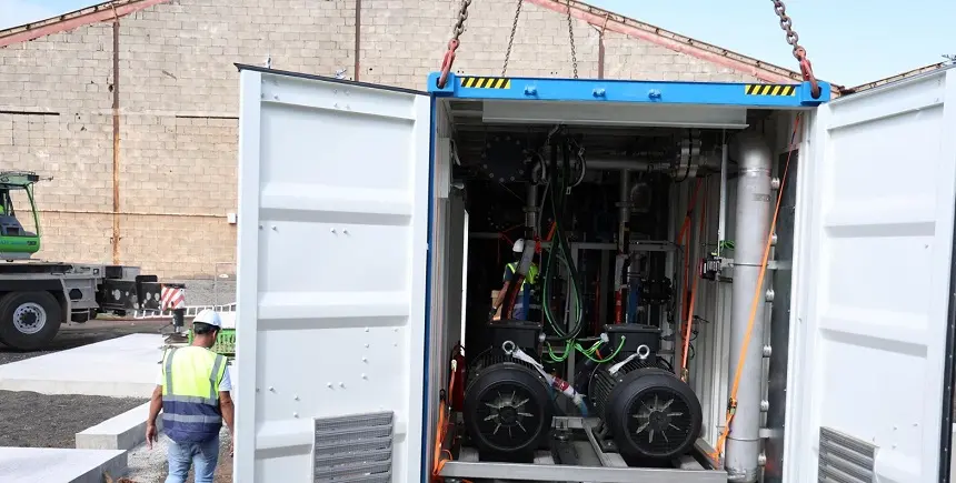 Imagen de una de las desaladoras portátiles que se han instalado en Lanzarote.