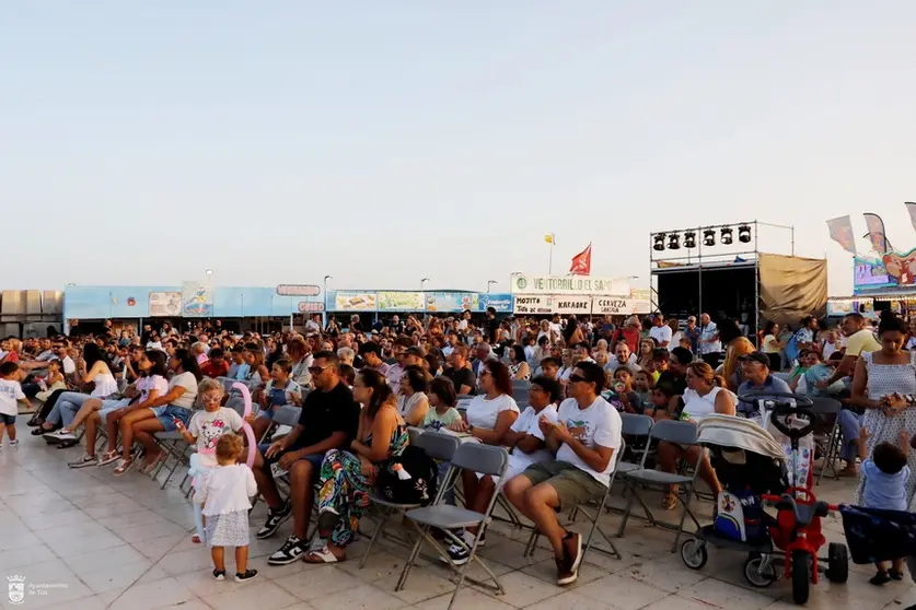 Imagen de asistentes a las fiestas de Puerto del Carmen.