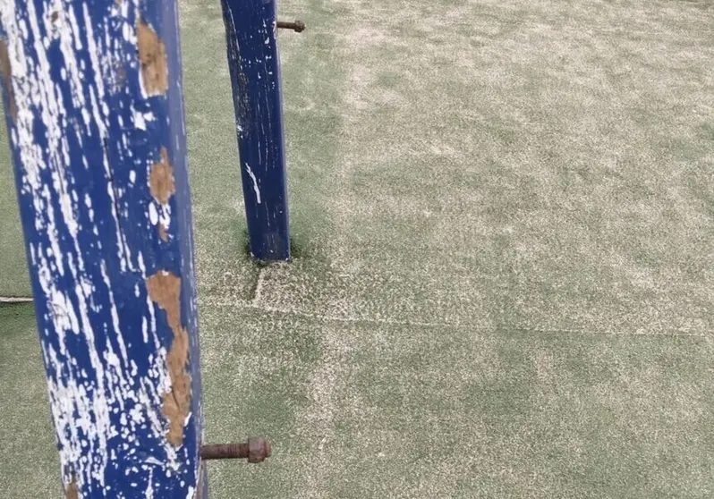 Imagen reciente de una de las estructuras que hay en el parque infantil.