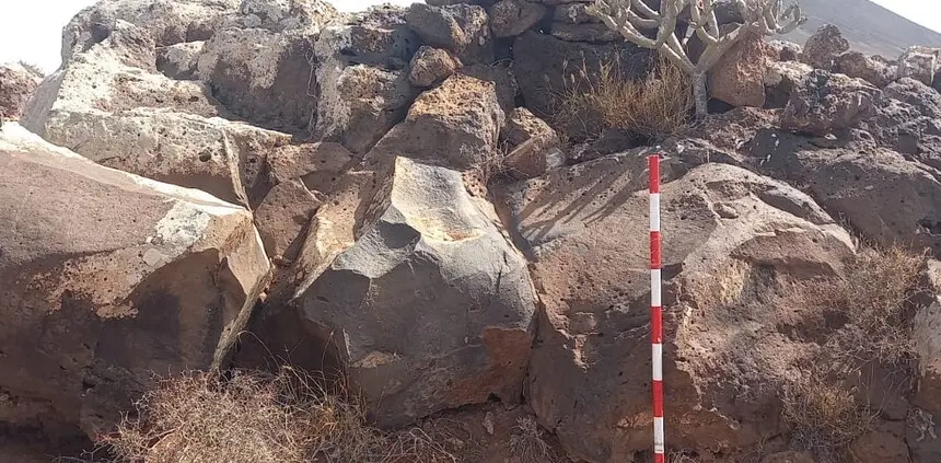 Foto del estado actual del grabado de Zonzamas.