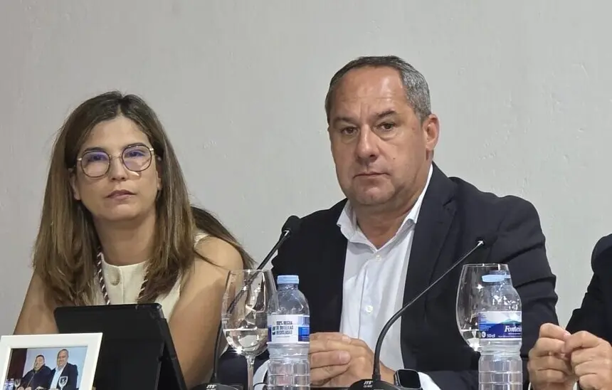 Concejales del PP en la sesión plenaria del Ayuntamiento de Yaiza.