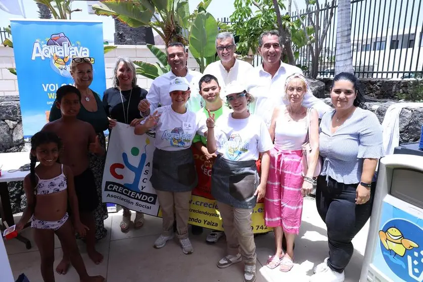 Oswaldo Betancort y Marci Acuña en el campamento de verano Creciendo Yaiza.