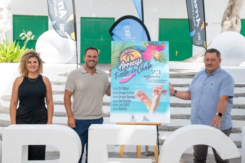 El alcalde Yonathan de León, la concejala de Turismo. Eli Merino, y el concejal de Actos y Eventos, Óscar López, presentan las actuaciones en la Fiesta de la Chola.