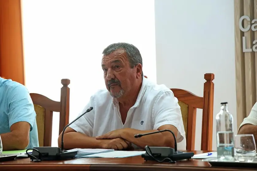 Miguel Ángel Giménez en el pleno del Cabildo.