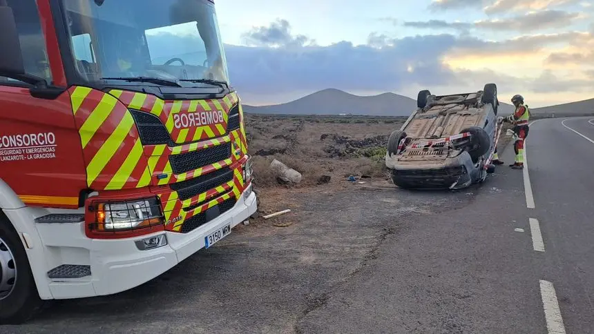 Vuelvo del un automóvil en Tinajo.