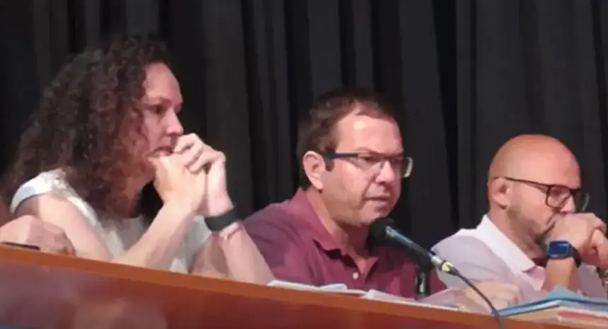 Antonio Morales en una intervención en un pleno desarrollado en Tinajo. 