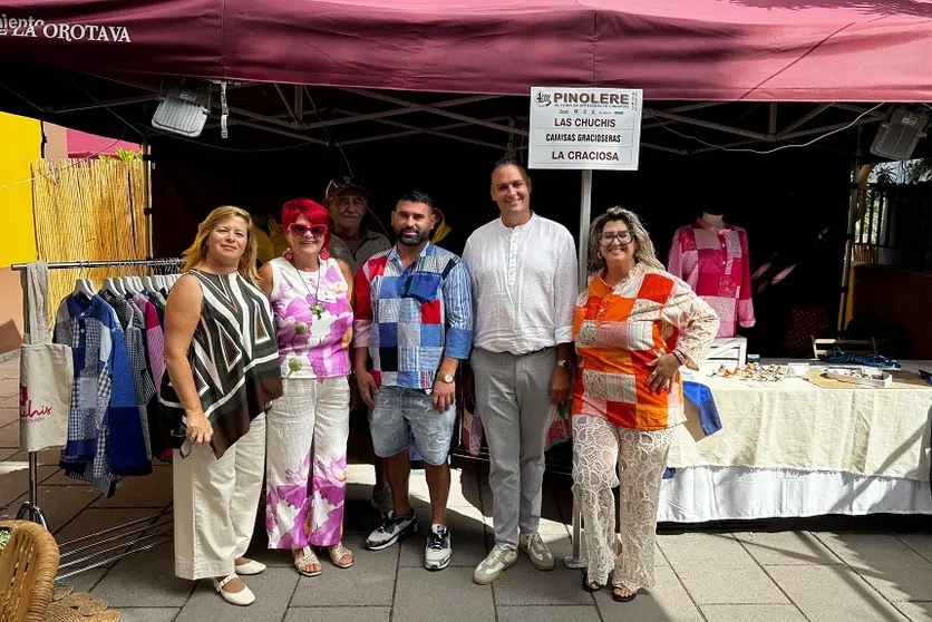 Varios representantes del Ayuntamiento y de La Graciosa se desplazaron a La Orotava.